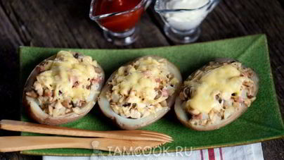 Картофель, фаршированный курицей и грибами
