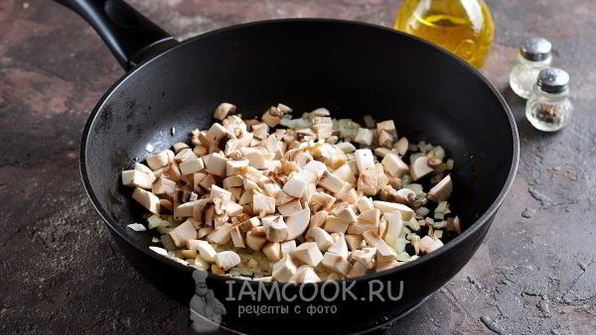 картофель, фаршированный курицей и грибами