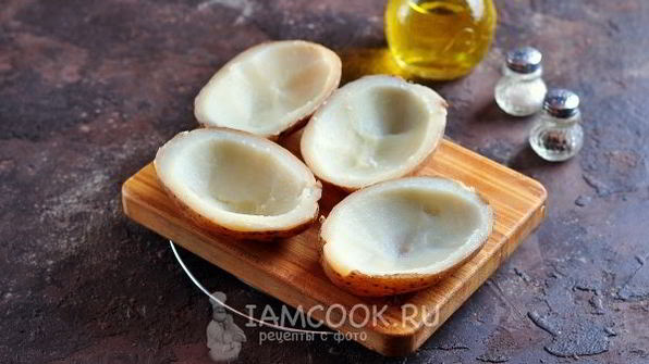 картофель, фаршированный курицей и грибами