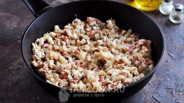 картофель, фаршированный курицей и грибами