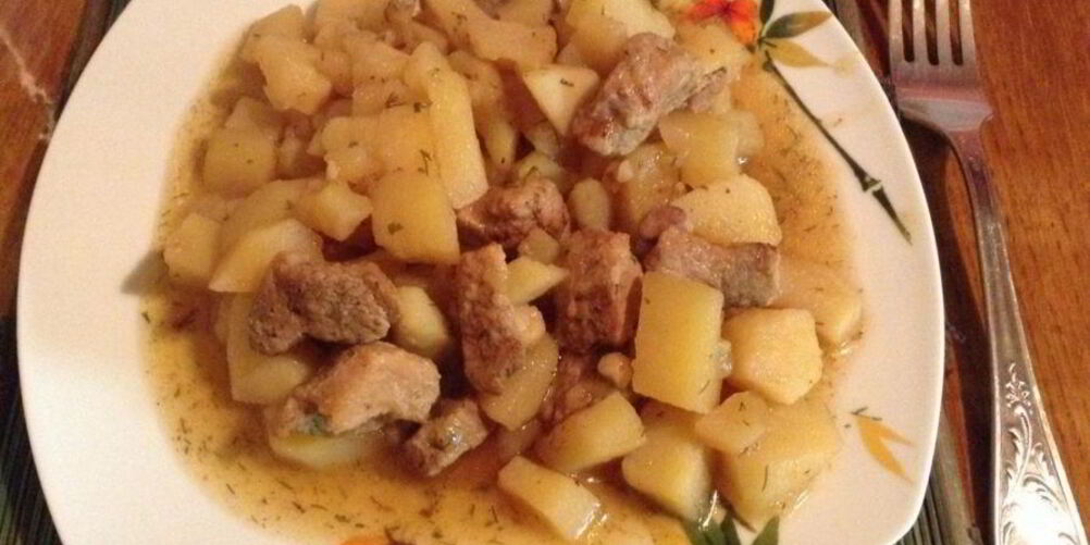Рецепт картофель тушеный со свининой в мультиварке