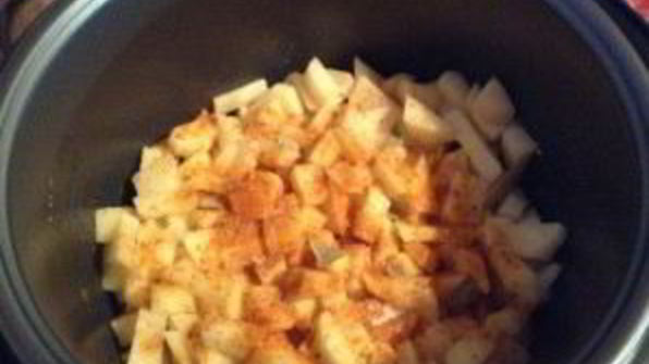 картофель тушеный со свининой в мультиварке