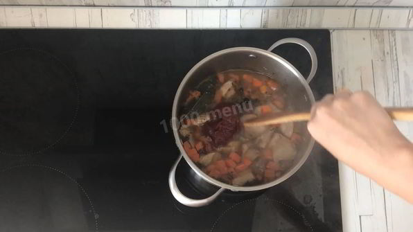 картошка с мясом тушеная в кастрюле