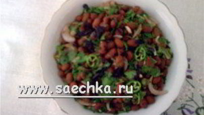 Лобио со свежей зеленью и молодым чесноком