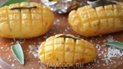 Молодой картофель, запеченный в фольге в духовке