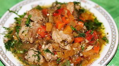 Овощи, тушенные с мясом