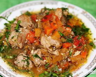 Овощи, тушенные с мясом