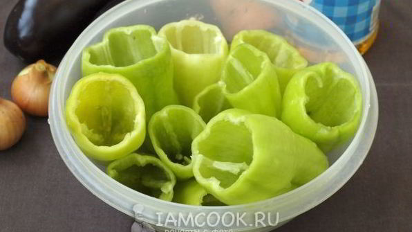 перец, фаршированный баклажанами