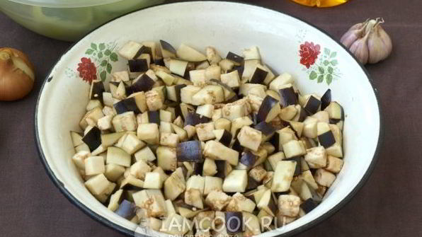 перец, фаршированный баклажанами