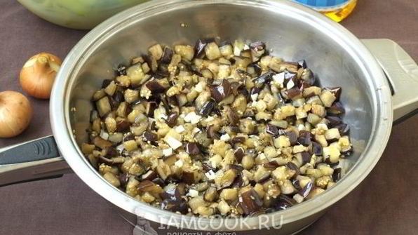 перец, фаршированный баклажанами