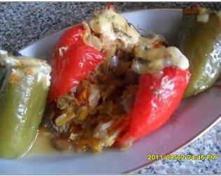 Перец, фаршированный капустой и грибами
