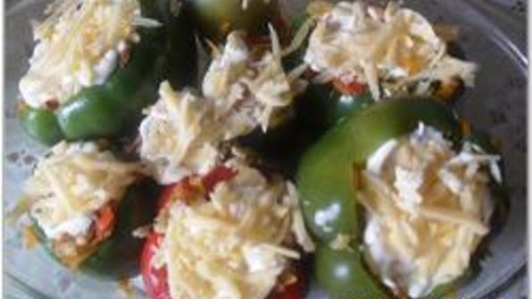 перец, фаршированный капустой и грибами