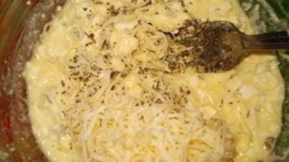 перец, фаршированный сыром и яйцами