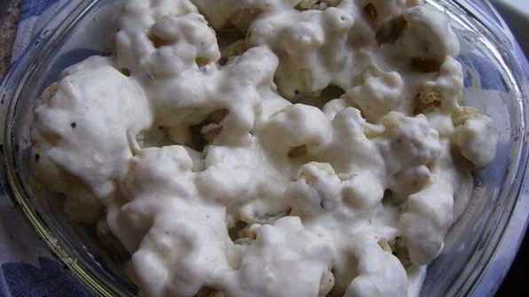 цветная капуста с двумя видами сыра