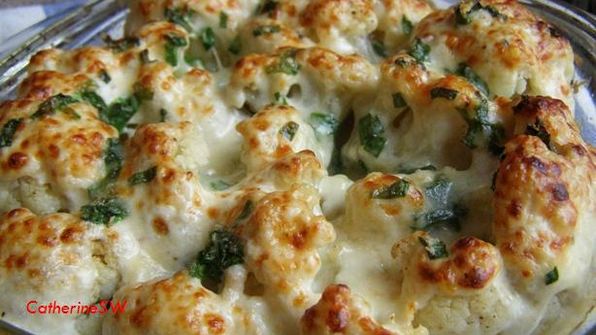 цветная капуста с двумя видами сыра