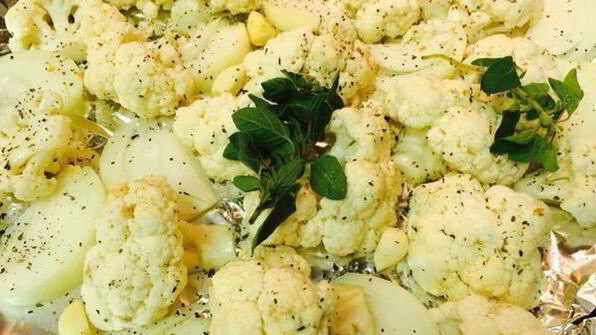 цветная капуста, запеченная с луком