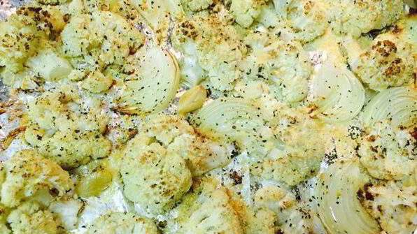 цветная капуста, запеченная с луком