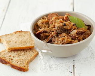 Тушеная капуста с черносливом