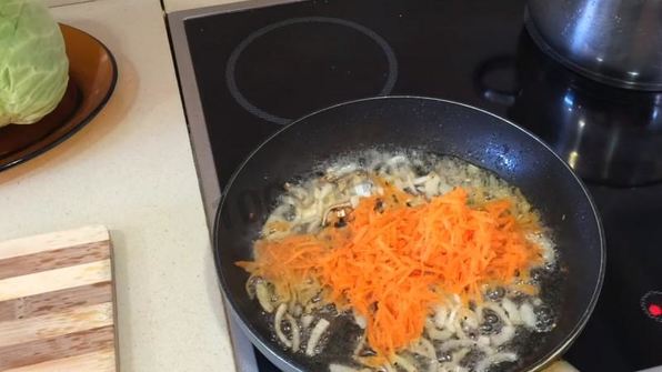 тушеная капуста с картошкой и окорочками