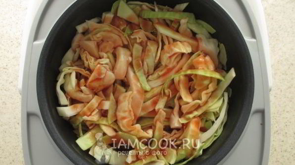 тушеная капуста с колбасой в мультиварке