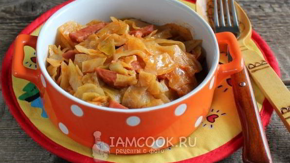тушеная капуста с колбасой в мультиварке