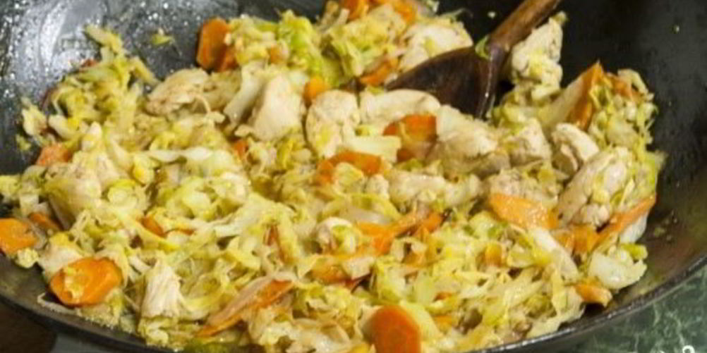 Рецепт тушеная капуста с куриной грудкой