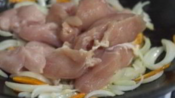 тушеная капуста с куриной грудкой