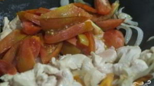 тушеная капуста с куриной грудкой