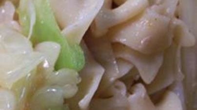 Тушеная капуста с лапшой по-польски