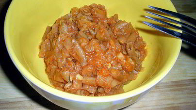 Тушеная спаржевая фасоль с мясом и овощами