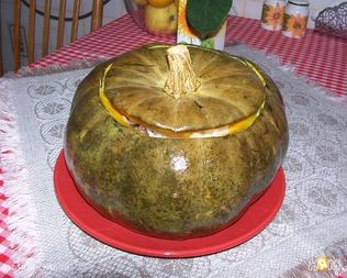 Тыква фаршированная рисом и сухофруктами