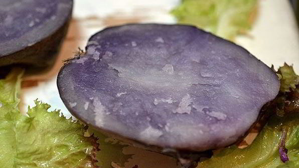 запеченный картофель с крабовым салатом