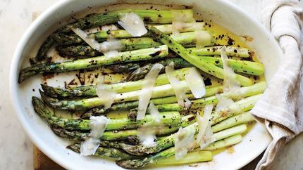 Зеленая спаржа в духовке