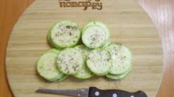 жареные кабачки кружочками с чесноком