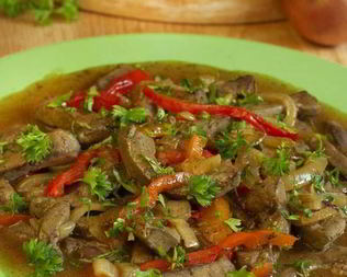 Говяжья печень по-домашнему с луком и перцем