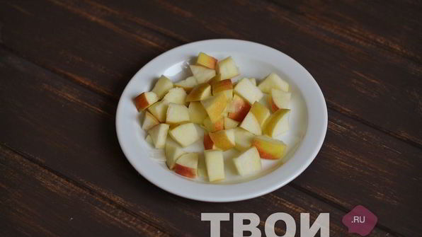 говяжья печень с яблоками и луком