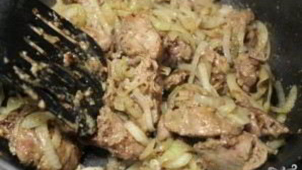 куриная печень с луком
