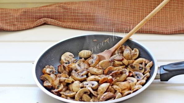 куриная печень с шампиньонами