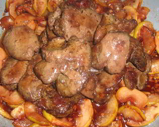 Куриная печень с яблоками и имбирем