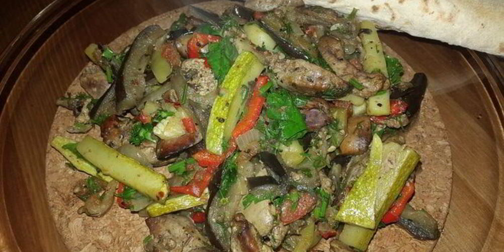 Рецепт куриная печень, запеченная с овощами