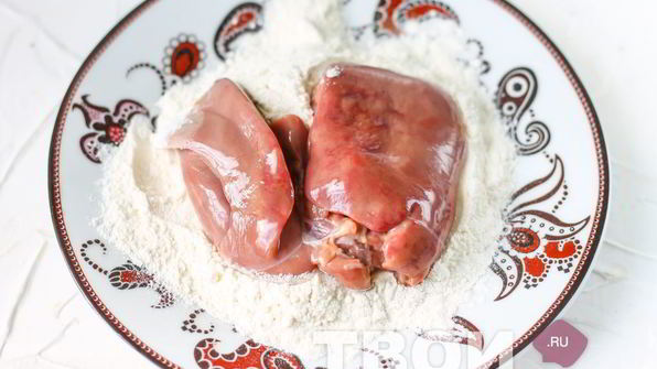 куриная печень, жареная с луком