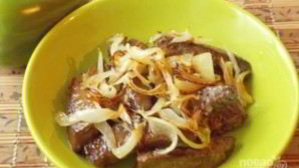 печень говяжья с луком