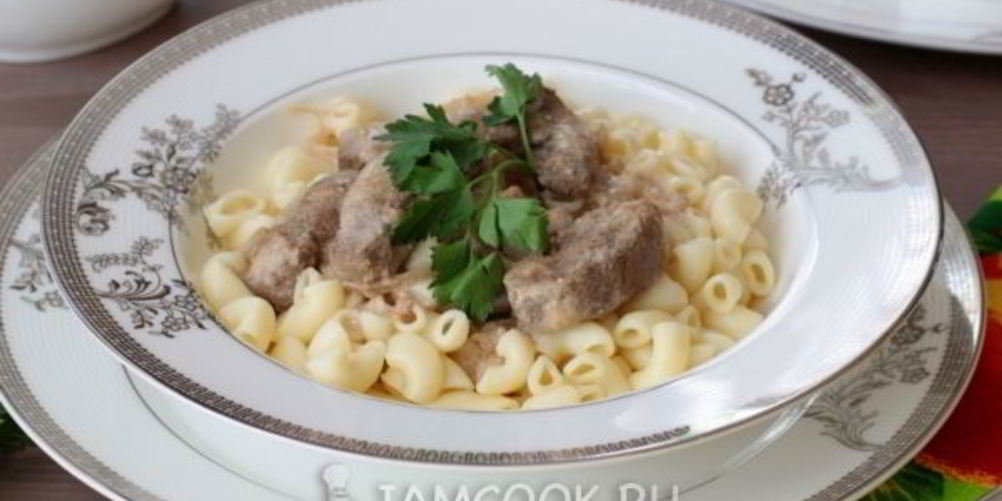 Рецепт печень говяжья, тушеная в сметане