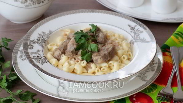 печень говяжья, тушеная в сметане