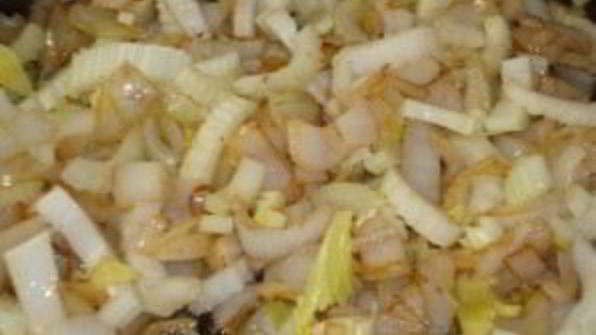 печень говяжья тушеная