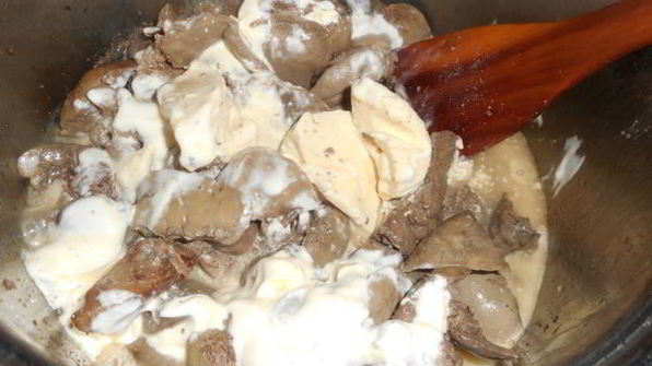 печень кролика в сливочном соусе