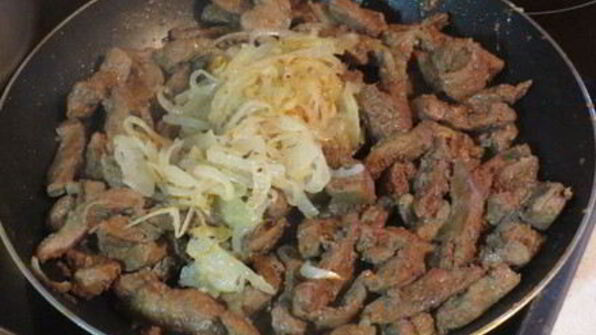 печень по-строгановски