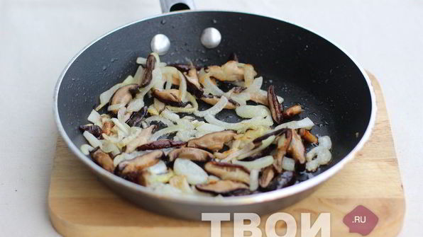 печень с грибами