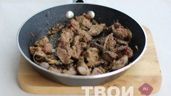 печень с грибами