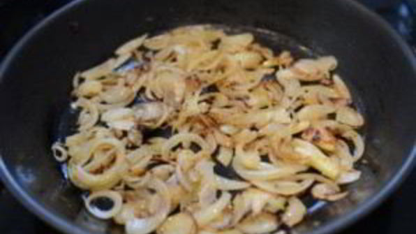 печень с луком и яблоками